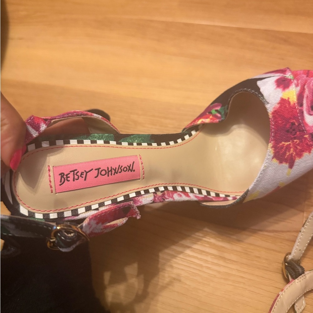 Betsey Johnson Pink Floral Heels - Picture 5 of 7